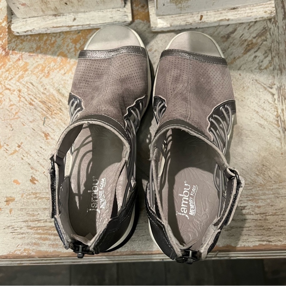 Jambu Metallic Gray Sporty Suede Strapey Sandals with Elastic Panels Open Toe - Picture 6 of 9